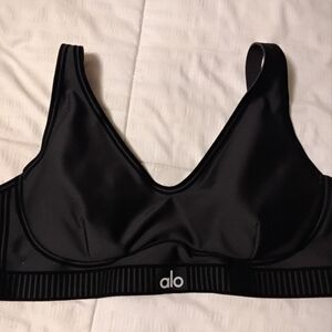 Alo Airlift Line Up Sports Bra